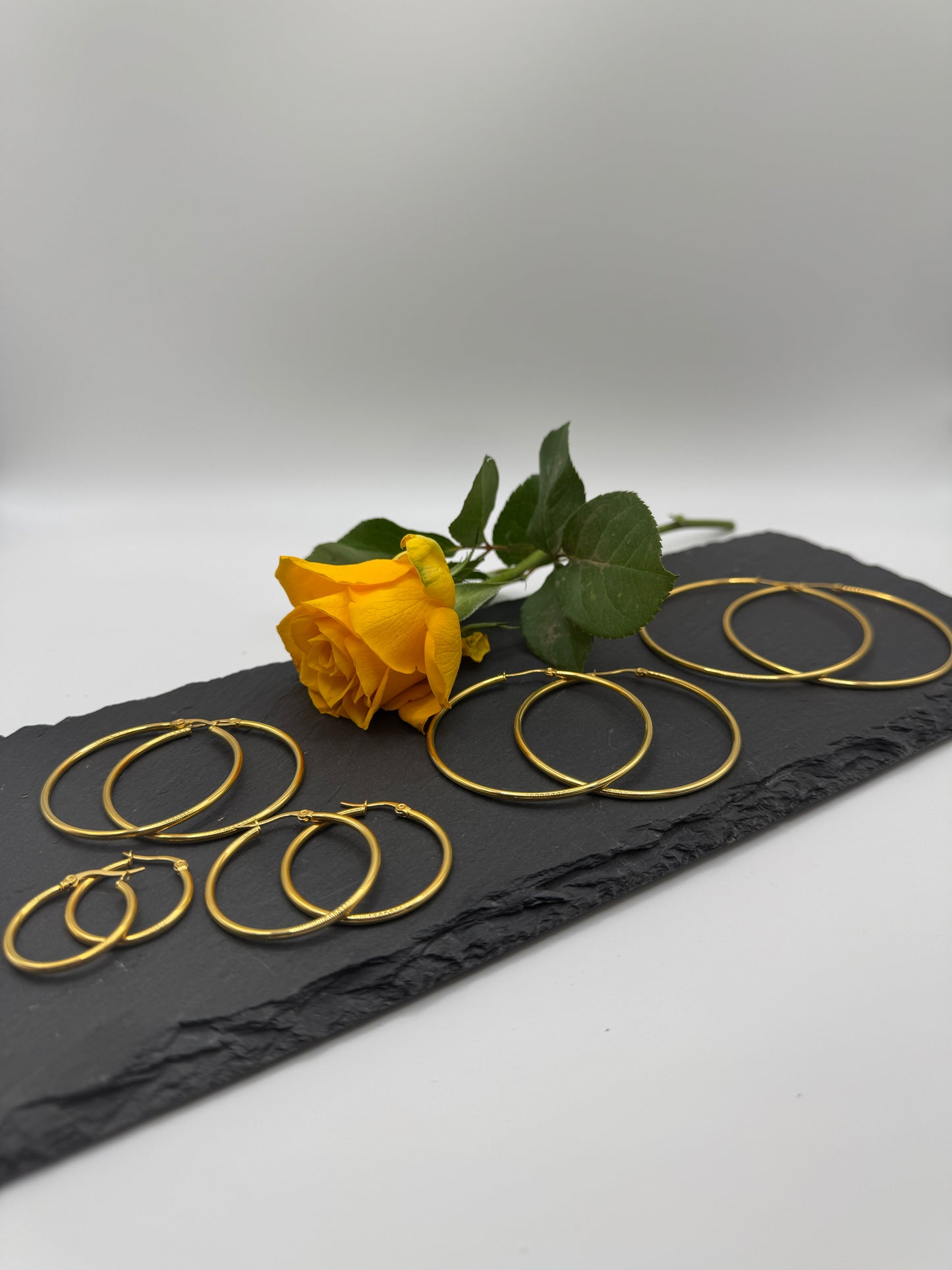 Elegante Creolen aus hochwertigen Chirurgenstahl - in 5 Größen