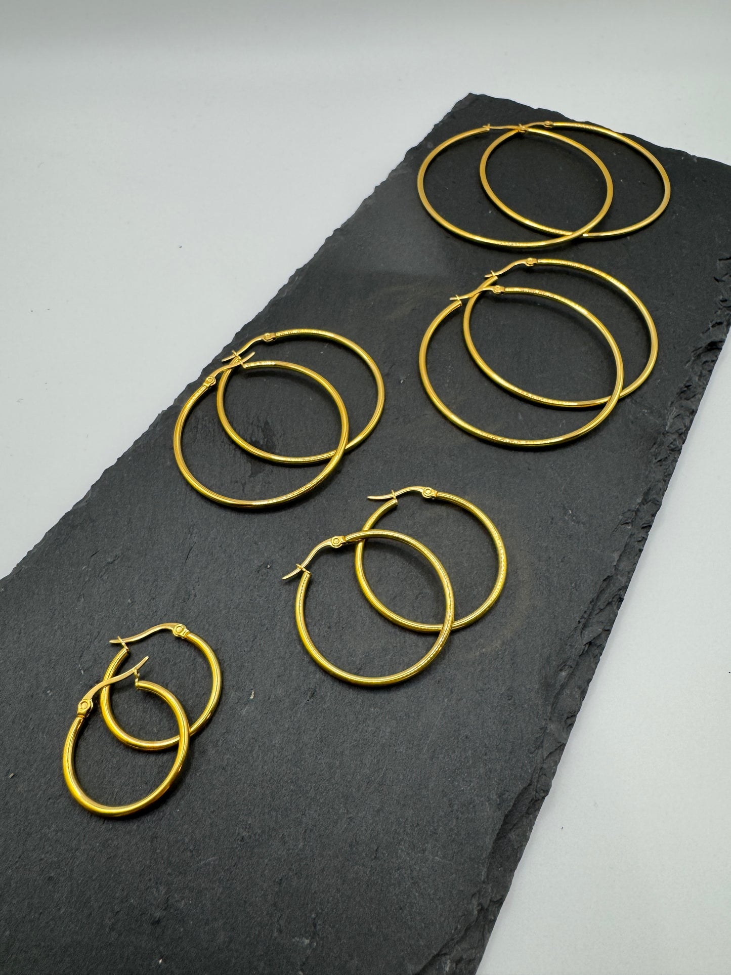 Elegante Creolen aus hochwertigen Chirurgenstahl - in 5 Größen